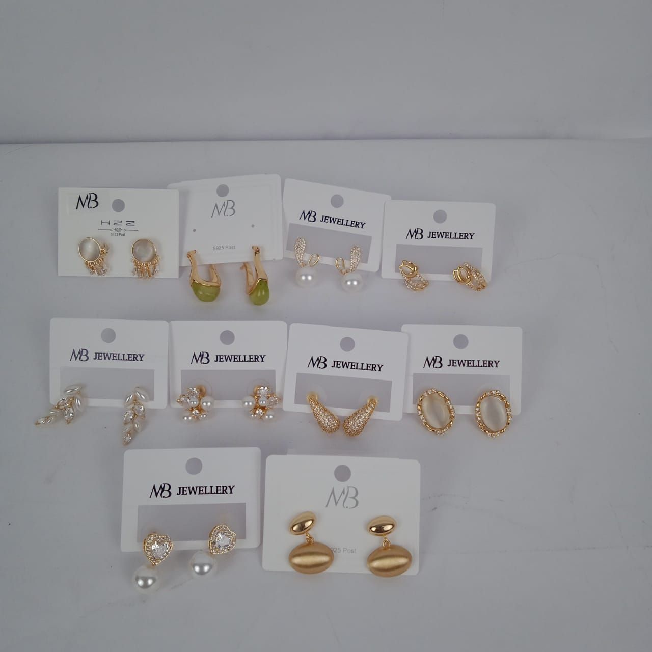 AD Fashionable Earring
