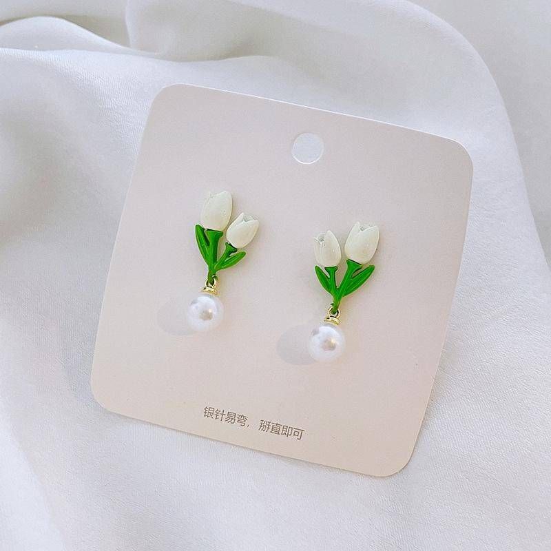 Pearl Tulip Earrings - Delicate Floral Design